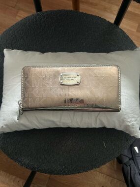 Michael Kors Metallic Gold Signature Zip Wallet